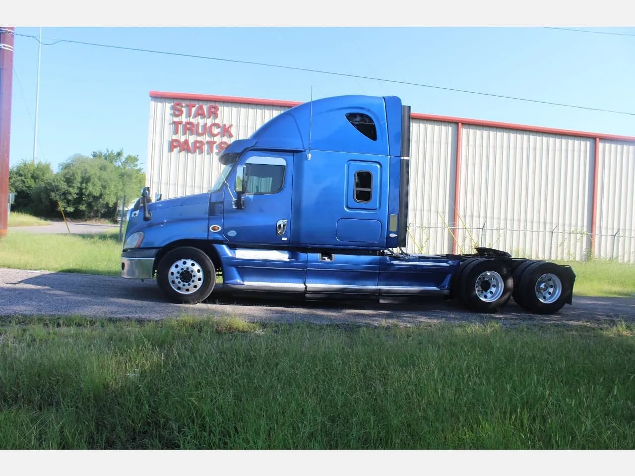 2013 Freightliner Cascadia - Sleeper
