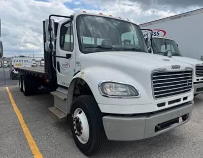 2016 Freightliner M2-106 - Flatbed