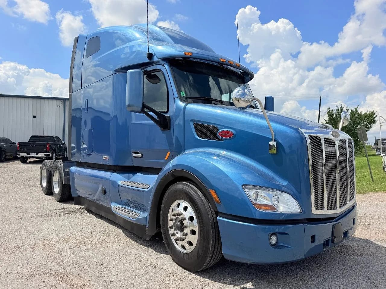 2022 Peterbilt 579 Tandem Axle