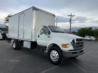 2015 Ford F-750 Truck Concrete Cutting Truck Platform lift gate Cummins Allison Automatic Low miles!