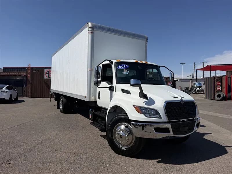 2025 International MV607 26 Foot - Box