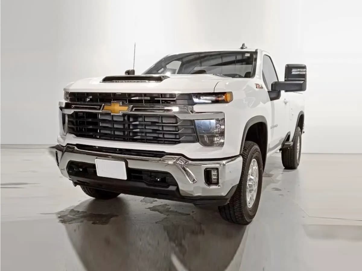 2026 Chevrolet Silverado 3500 Crew Cab - Chassis