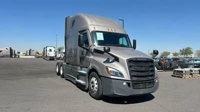 2025 Freightliner Cascadia - Sleeper