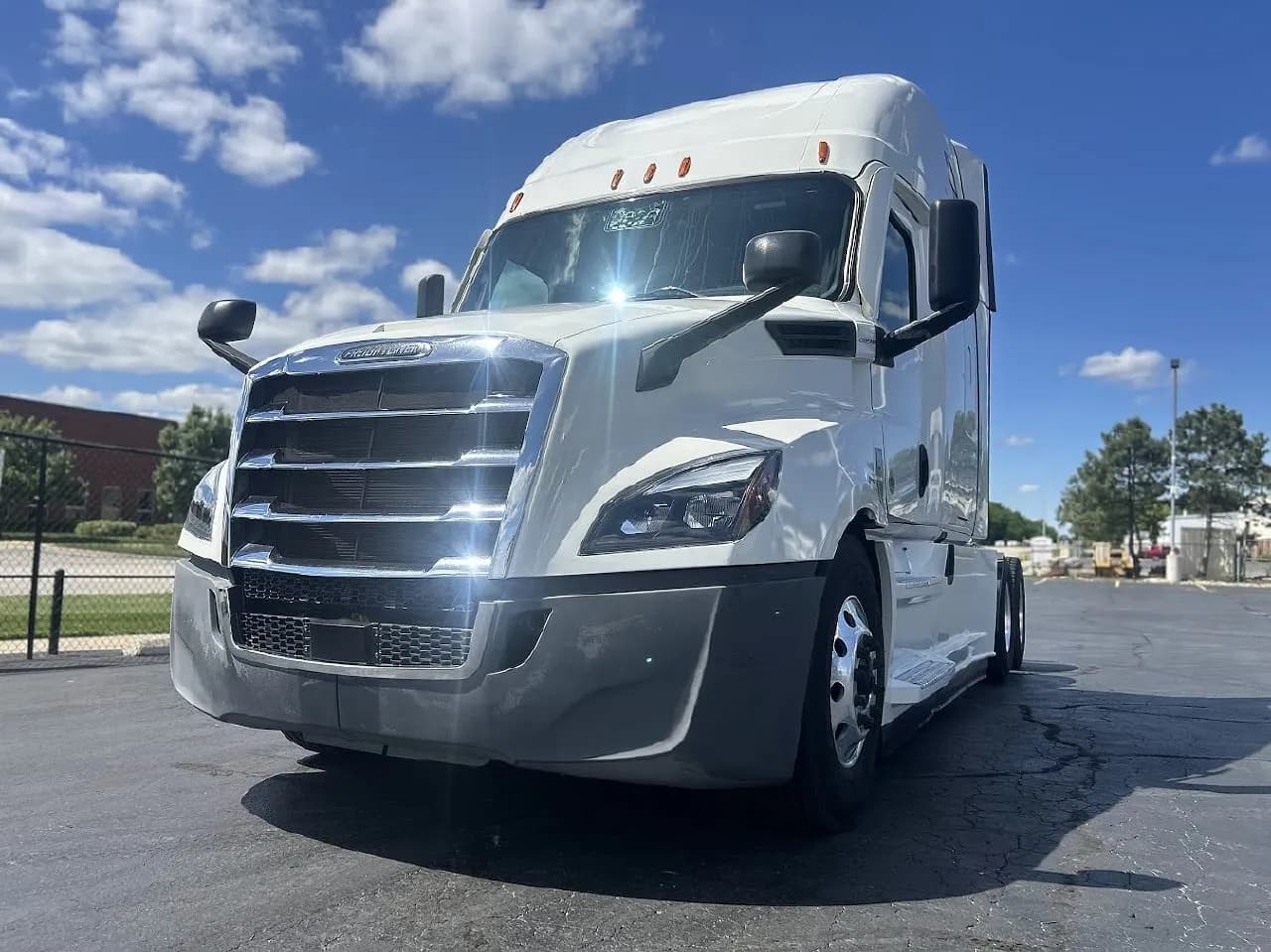 2023 Freightliner Cascadia - Sleeper