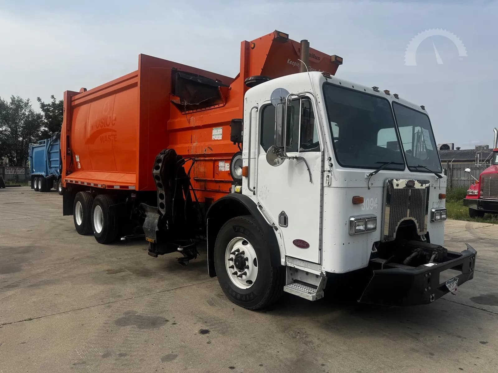 2009 Peterbilt 320 - Garbage
