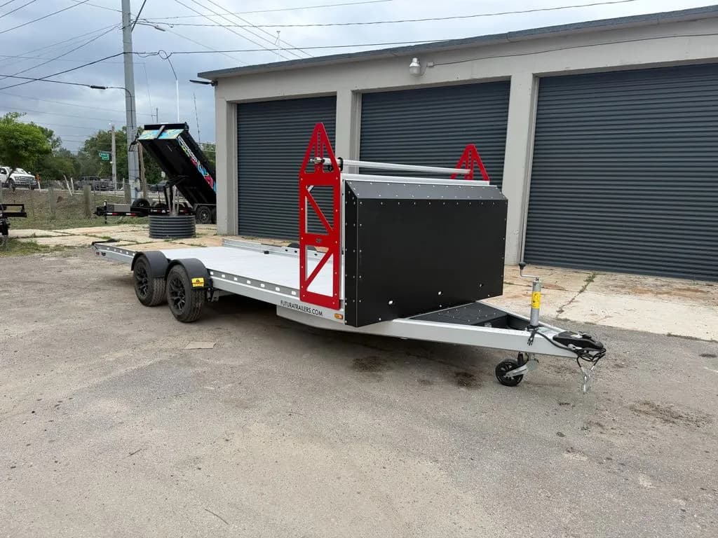 2026 Futura 7 x 20 Remolque de automóviles de aluminio con sistema de bajada 7k
