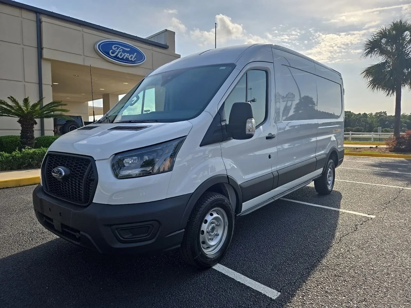 2025 Ford Transit-250 Base - Vans
