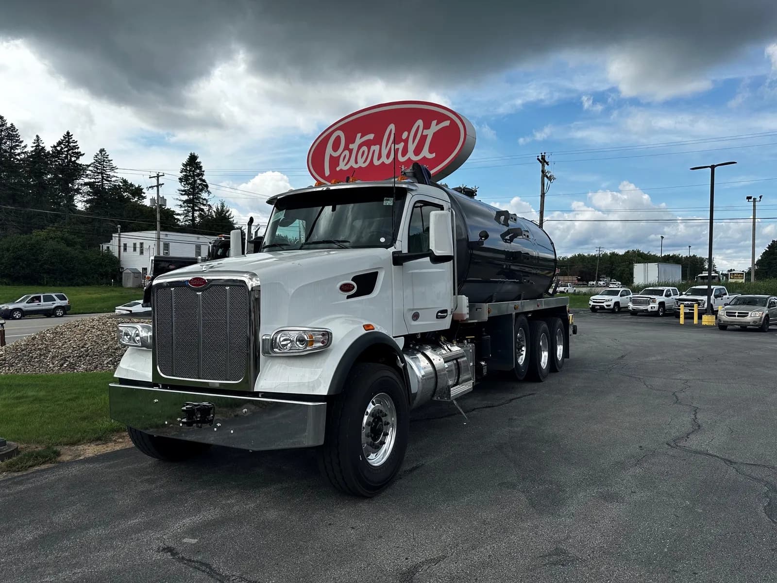 2027 PETERBILT 567