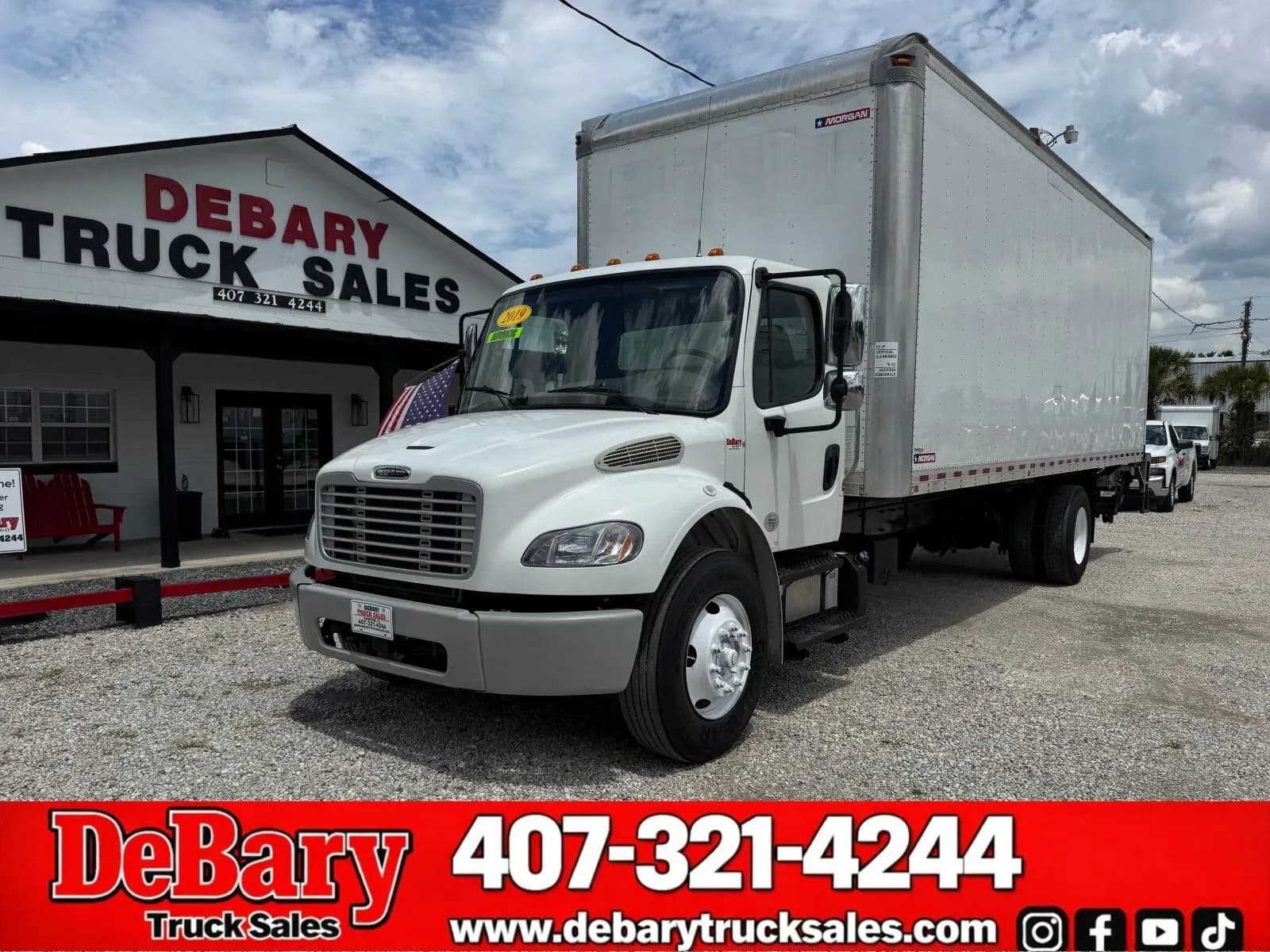 2019 Freightliner M2 106 - Box