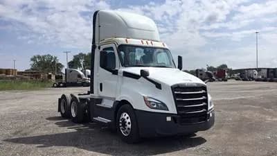 2020 Freightliner Cascadia - Day Cab