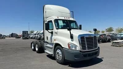 2019 Freightliner Cascadia - Day Cab