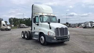 2019 Freightliner Cascadia - Day Cab