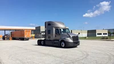 2022 International LT - Sleeper