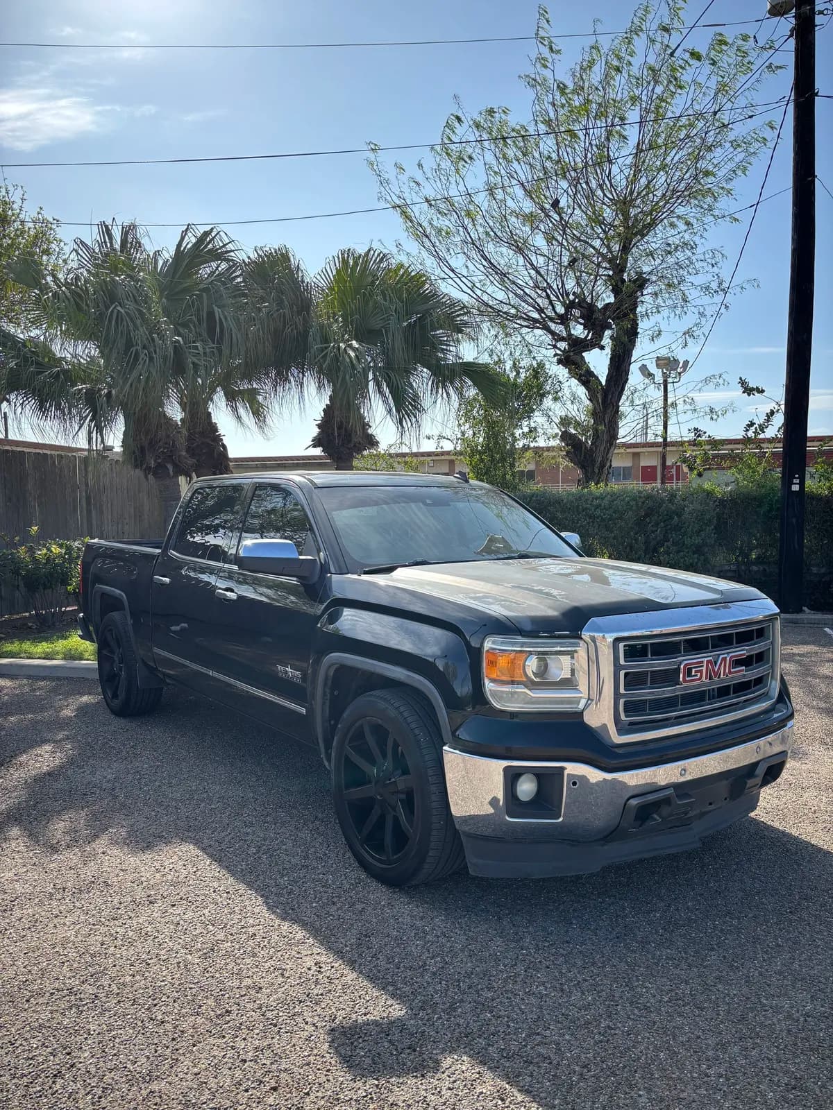 2014 World Cars Credit SIERRA 1500 SLT - Pickup
