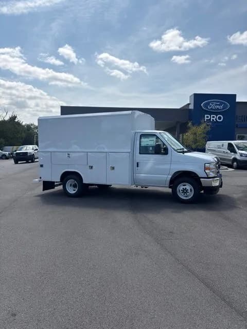 2027 Ford E-350 - Box
