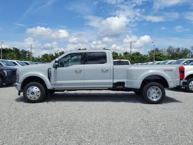 2026 Ford F-450 Crew Cab - Pickup