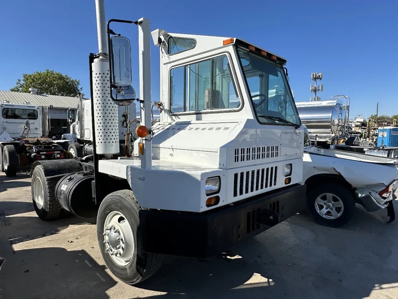 1999 Ottawa 30 Yard Jockey - Spotter - Yard Spotter Trucks