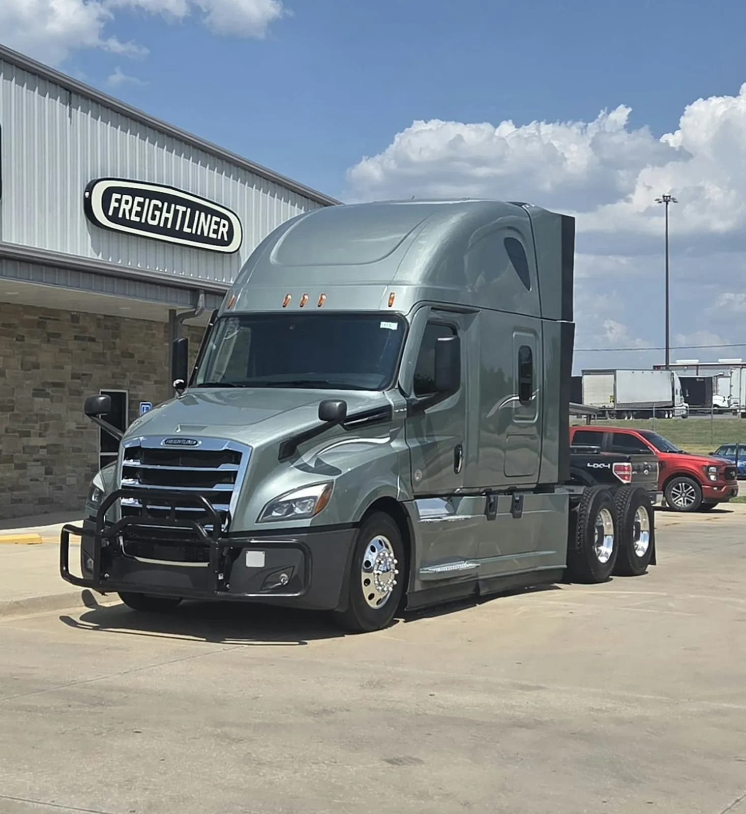 2024 Freightliner PT126SLP