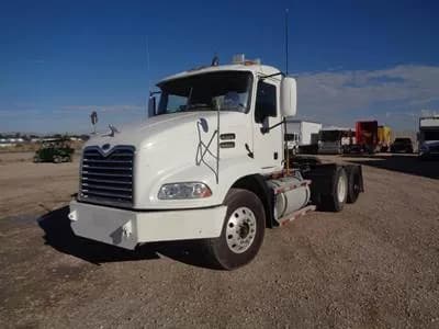 2005 Mack Vision - Day Cab