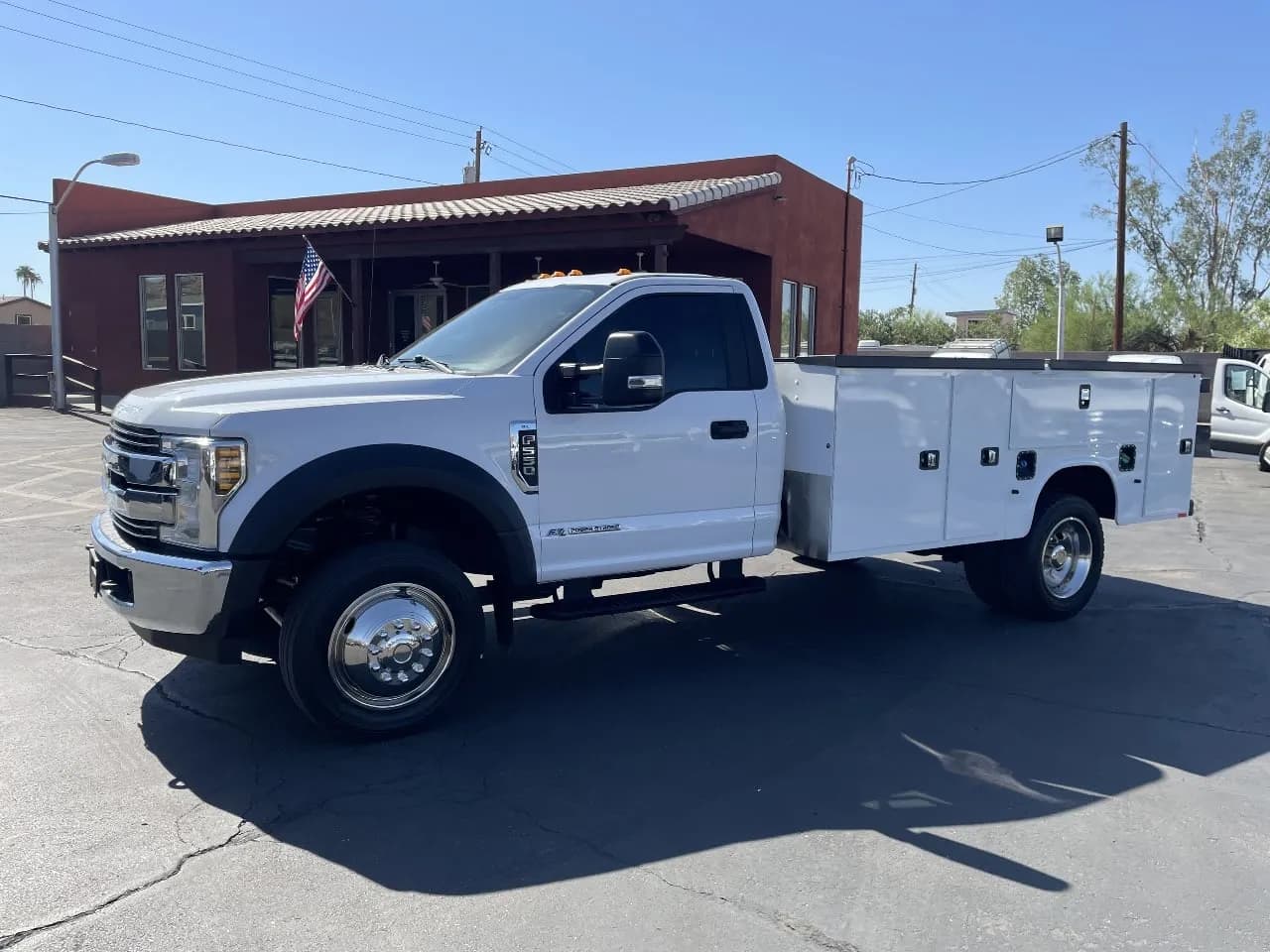 2019 Ford F550 - Service