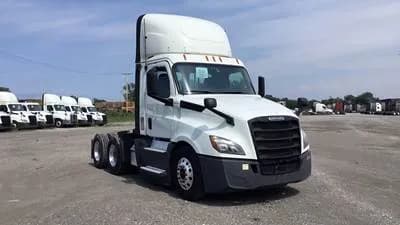 2020 Freightliner Cascadia - Day Cab