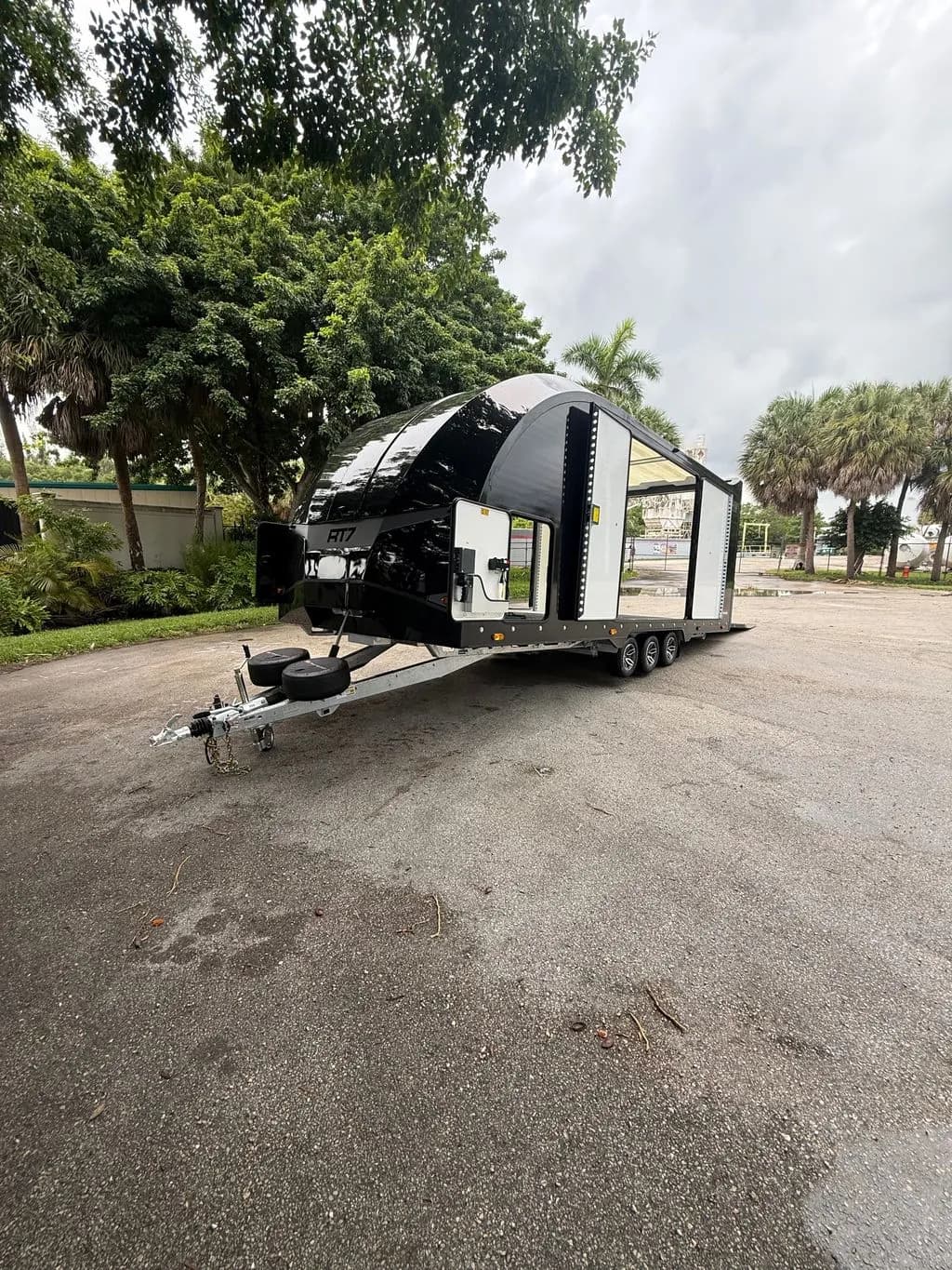 2026 Brian James James 8.5 x 20 Transportador de Carreras 7 Remolque Cerrado 7k