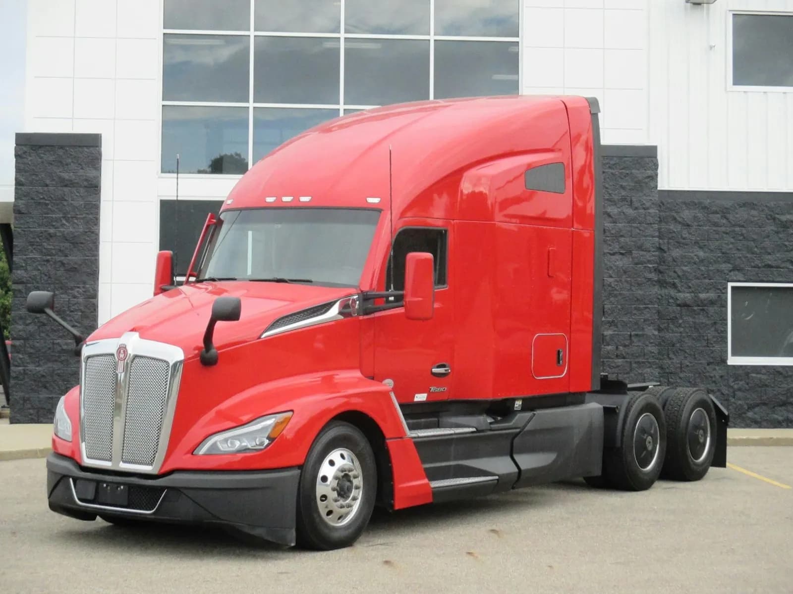 2023 Kenworth T680 - Sleeper