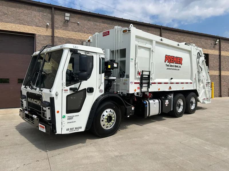 2026 Mack Trucks LR64R - Garbage