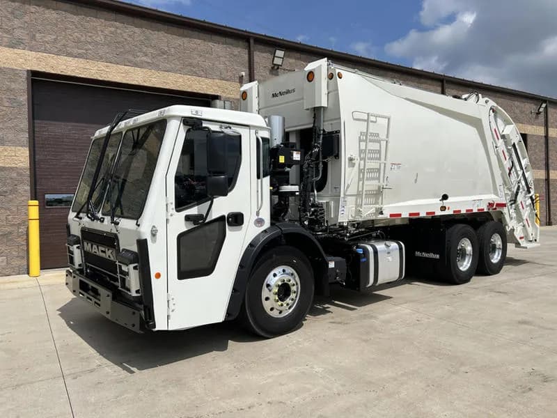 2026 Mack Trucks LR64R - Garbage