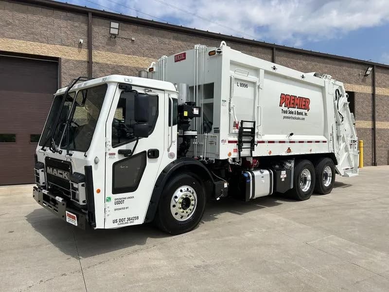 2026 Mack Trucks LR64R - Garbage
