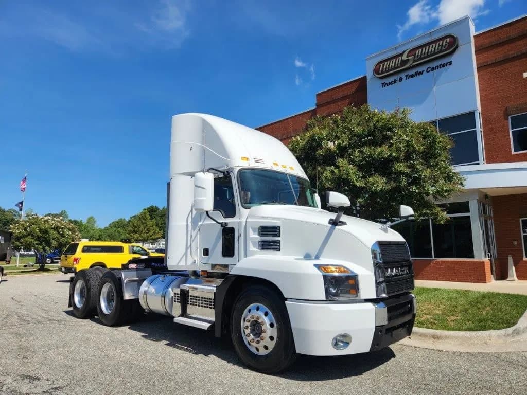 2018 Mack Trucks AN64T