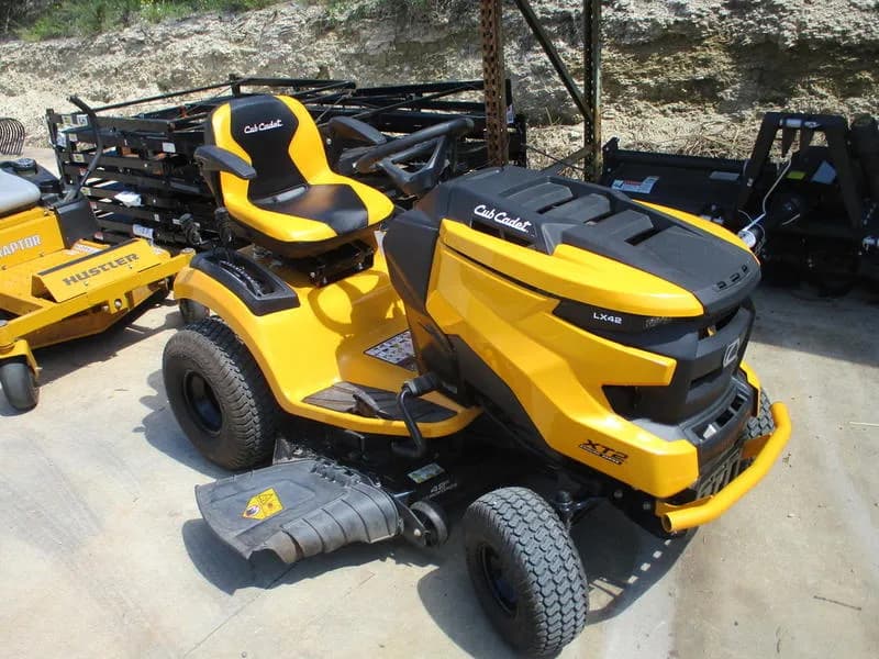 2023 Cub Cadet LX42