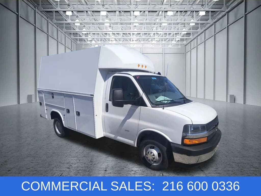 2025 Chevrolet Express 3500 - Box