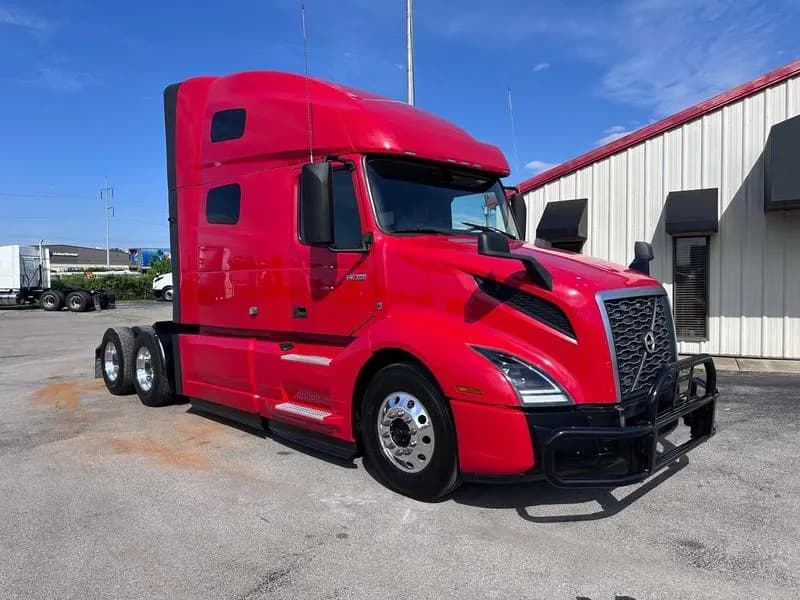 2022 Volvo VNL64T760