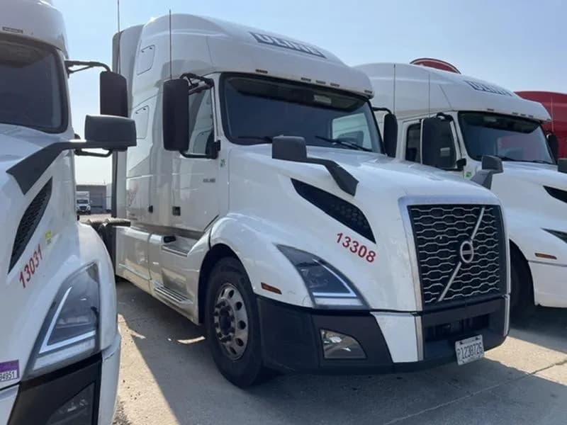2021 Volvo VNL64T760