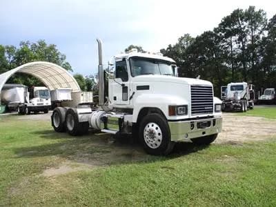 2020 Mack Pinnacle 64T Day Cab Truck - MP8 445HP 12 Speed M Drive Automatic - Day Cab