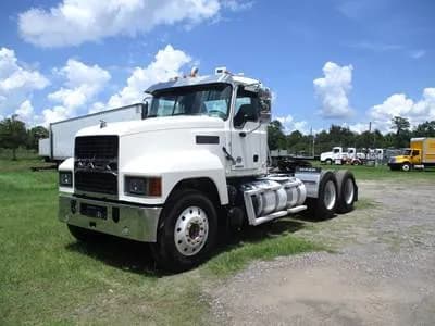 2021 Mack Pinnacle 64T Day Cab Truck - MP8 445HP 12 Speed M Drive Amt - Day Cab