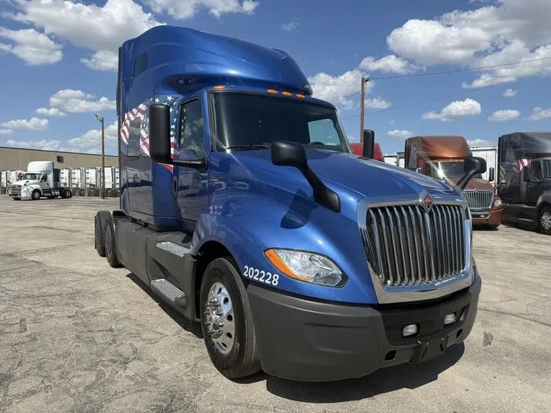 2022 International LT625 - Service