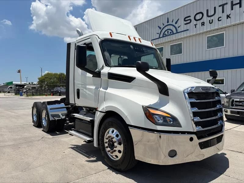 2022 Freightliner Cascadia