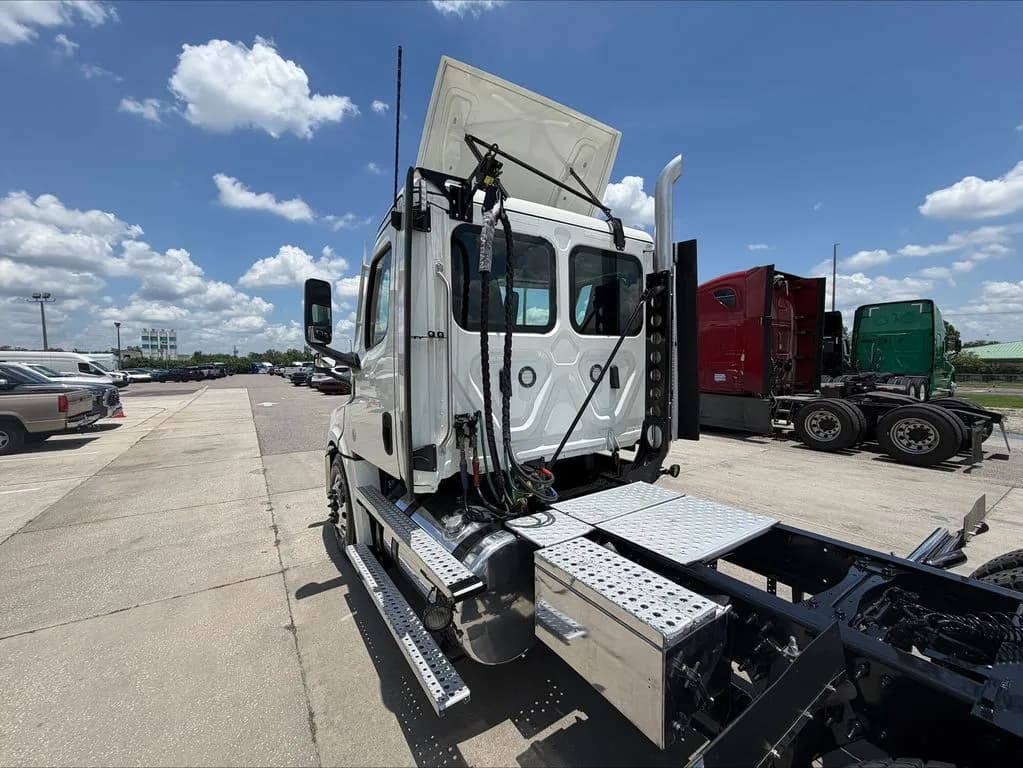 2022 Freightliner Cascadia