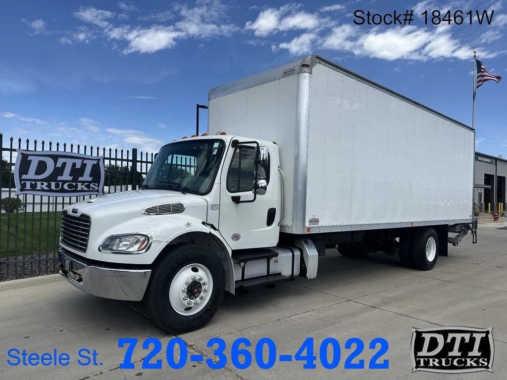2022 Freightliner M2-106 26' - Box