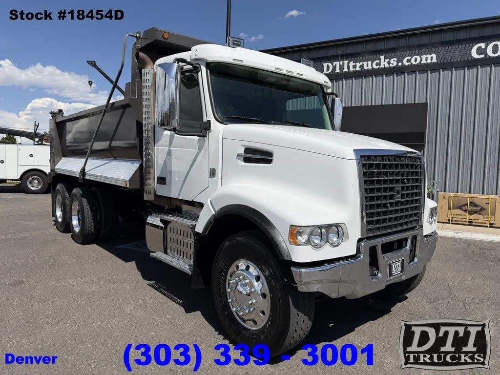 2016 Volvo VHD Tandem Axle - Dump