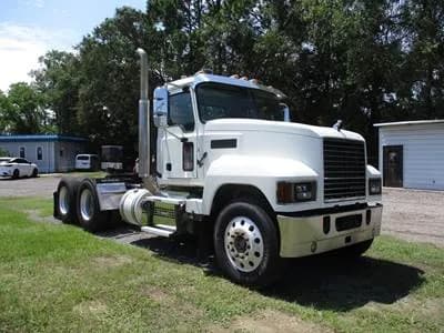 2019 Mack Pinnacle 64T Day Cab Truck - MP8 445HP 12 Speed M Drive Amt - Day Cab