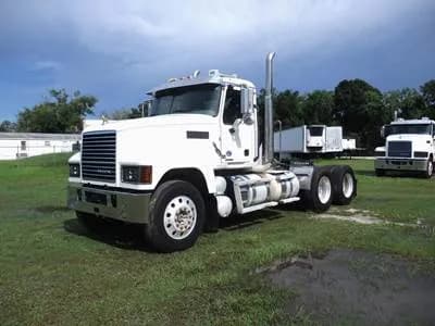 2020 Mack Pinnacle 64T Day Cab Truck - MP8 445HP 12 Speed M Drive Amt - Day Cab