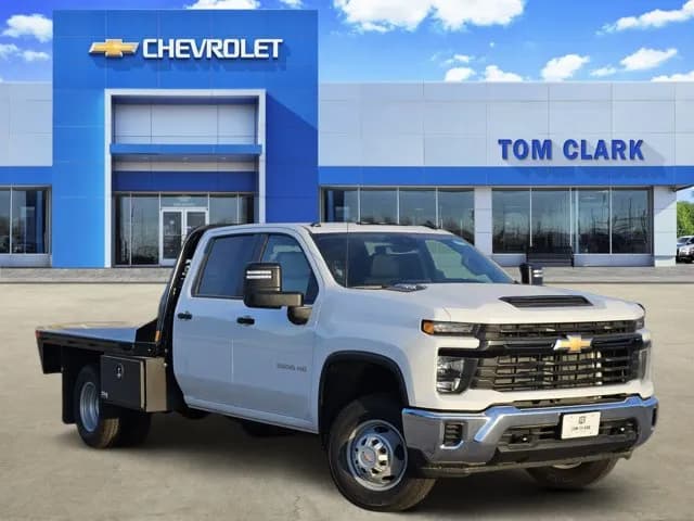 2026 Chevrolet Silverado 3500 Crew Cab - Flatbed