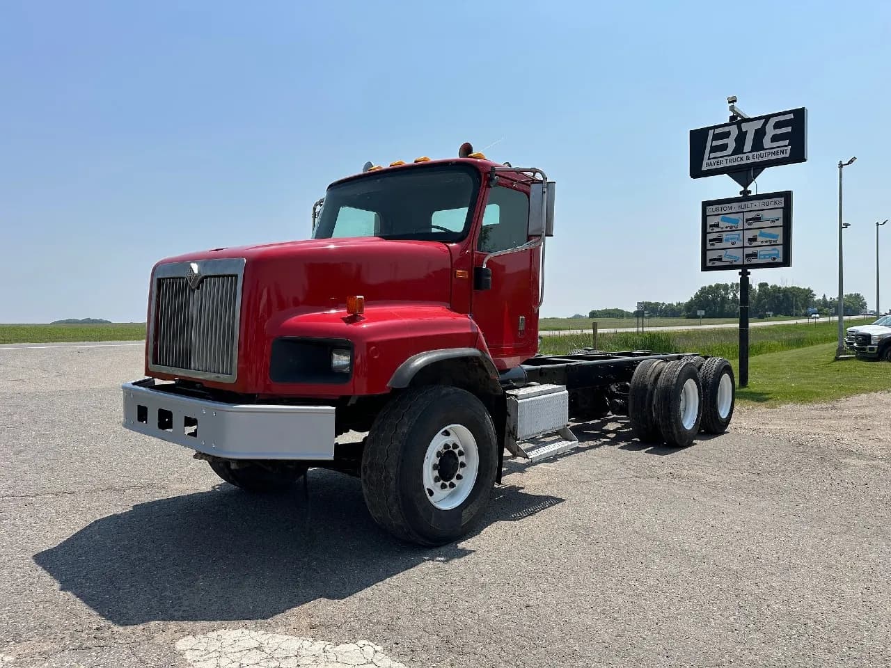 2006 International 5600i - Day Cab