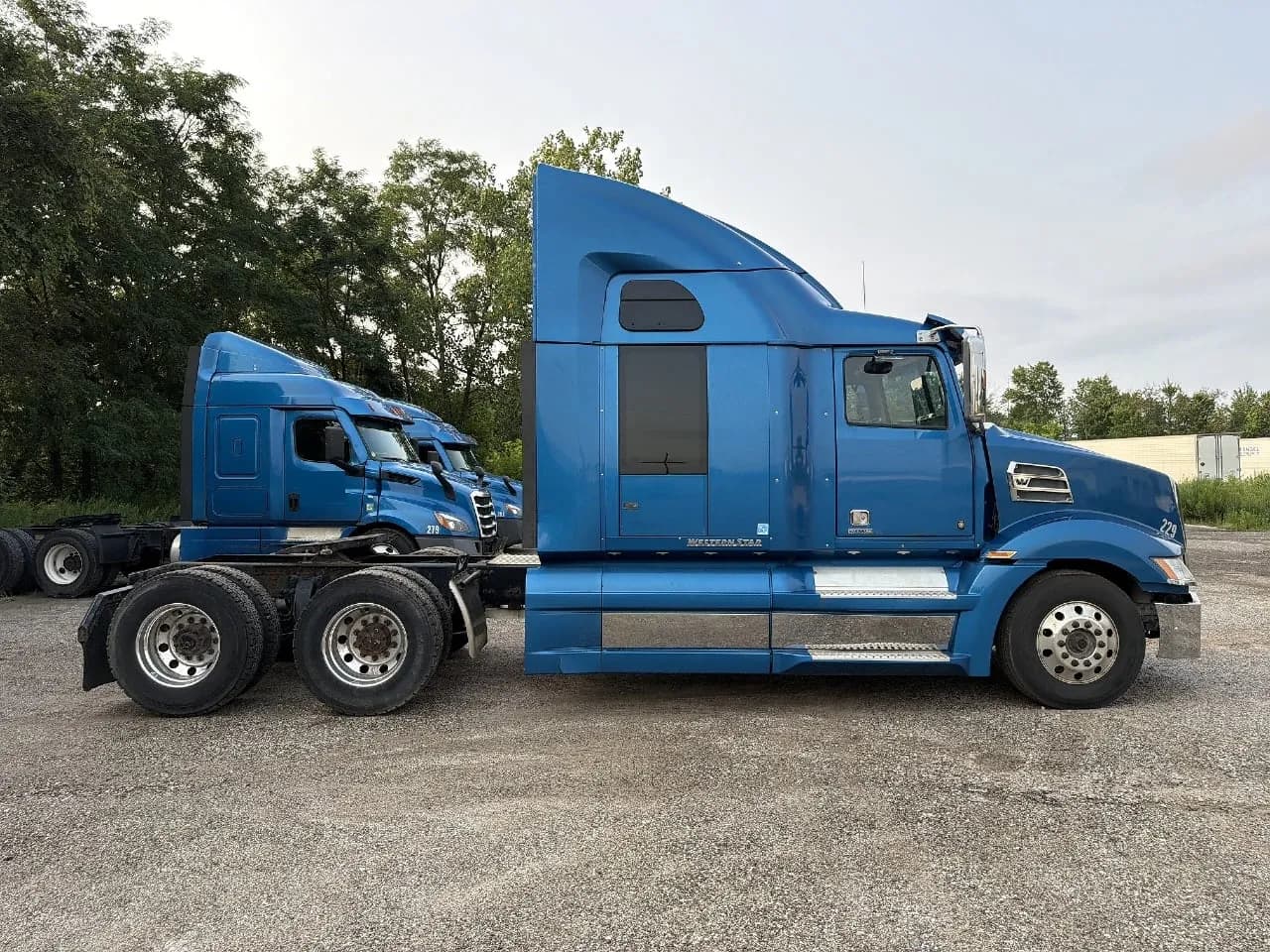 2016 Western Star 5700XE Tandem Axle - Sleeper