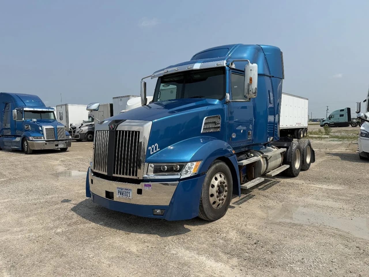 2017 Western Star 5700XE Tandem Axle - Sleeper