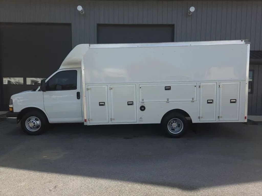 2018 Chevrolet Express 3500 - Box