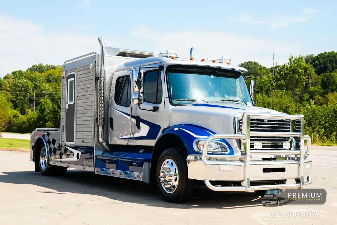 2006 Freightliner M2-112 SportChassis RV - Pickup